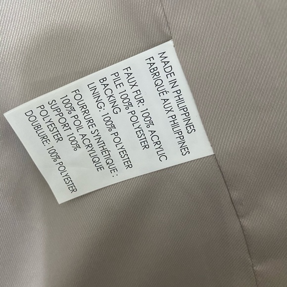 Like new faux fur vest small - Picture 4 of 5